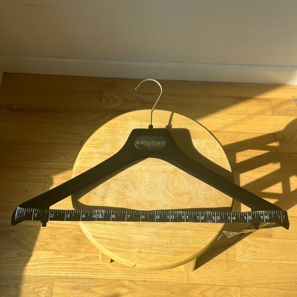 Marina Rinaldi Hanger - Picture 4 of 7